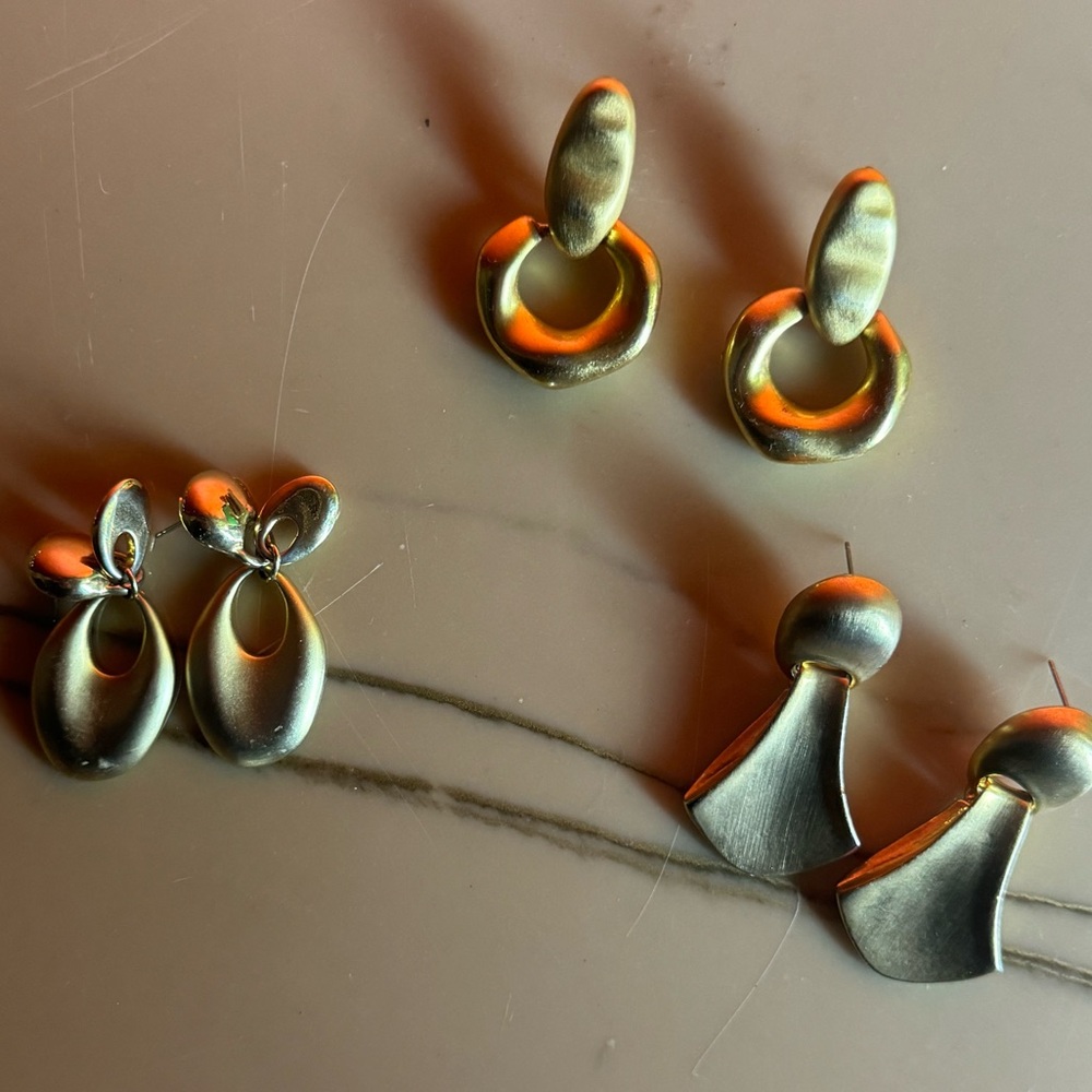 BUNDLE **** women’s accessories vintage gold earrings estate sale jewelry